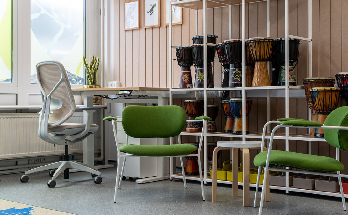 16 Eliot Bank Primary School